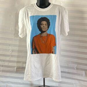 Bruno Mars Girl's White Short Sleeve T-Shirt Size Medium Music Graphic Tee